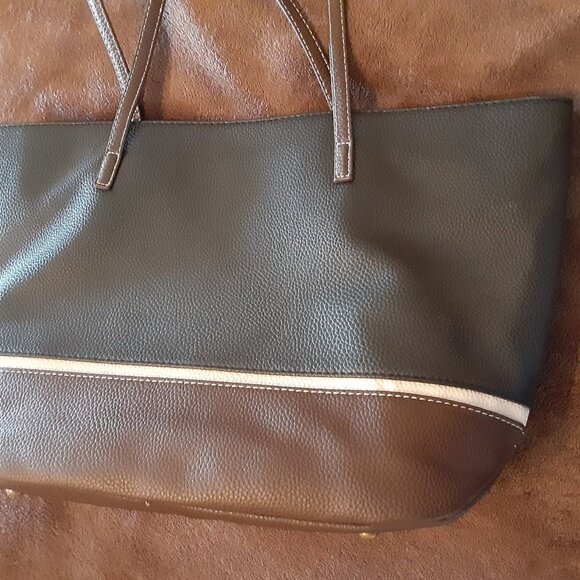 STONE MOUNTAIN Pebbled Faux Leather Tote /Purse Black- Brown Large, 11” x 18” - Picture 7 of 11